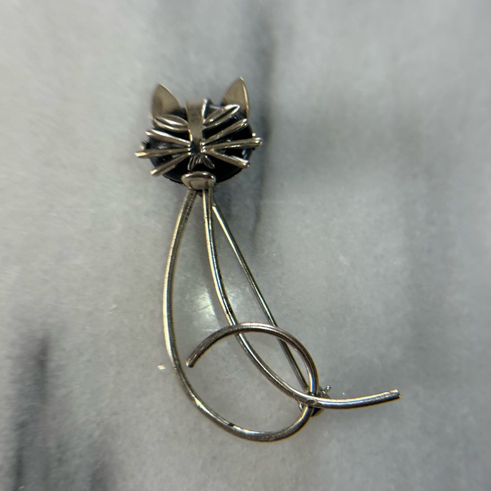 Beau sterling silver cat pin